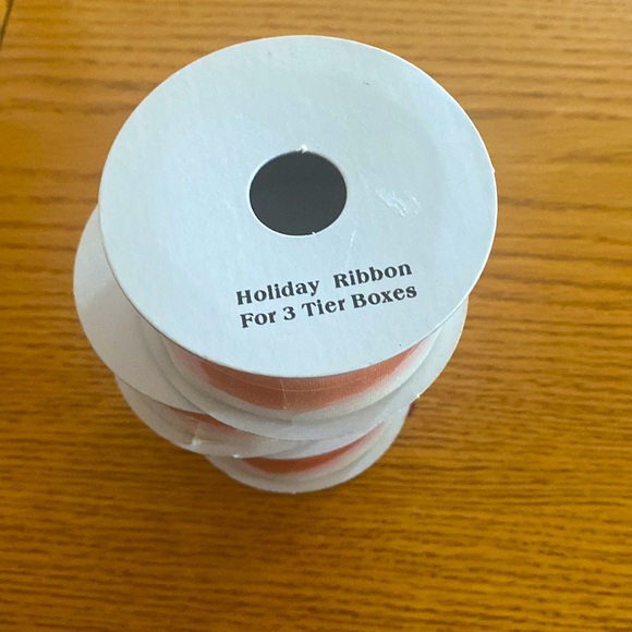 π NIB Holiday Ribbon Set of 3 - Picture 2 of 3